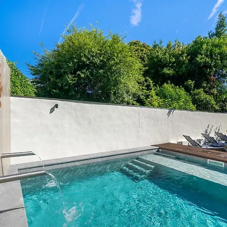 Almada - Amazing Centre With Private Pool فيلة